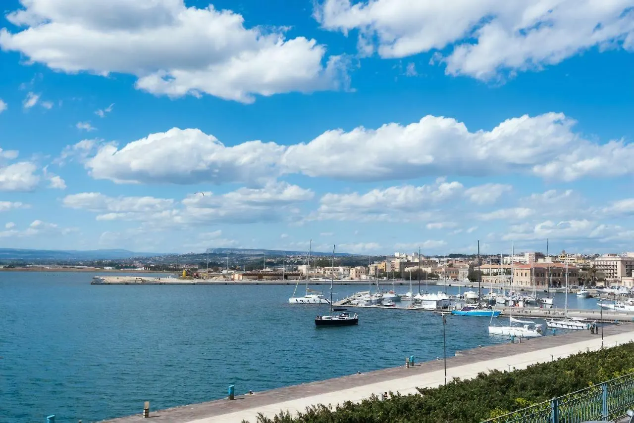 Elegante appartamento fronte mare by Wonderful Italy Syracuse 0*,  Italia